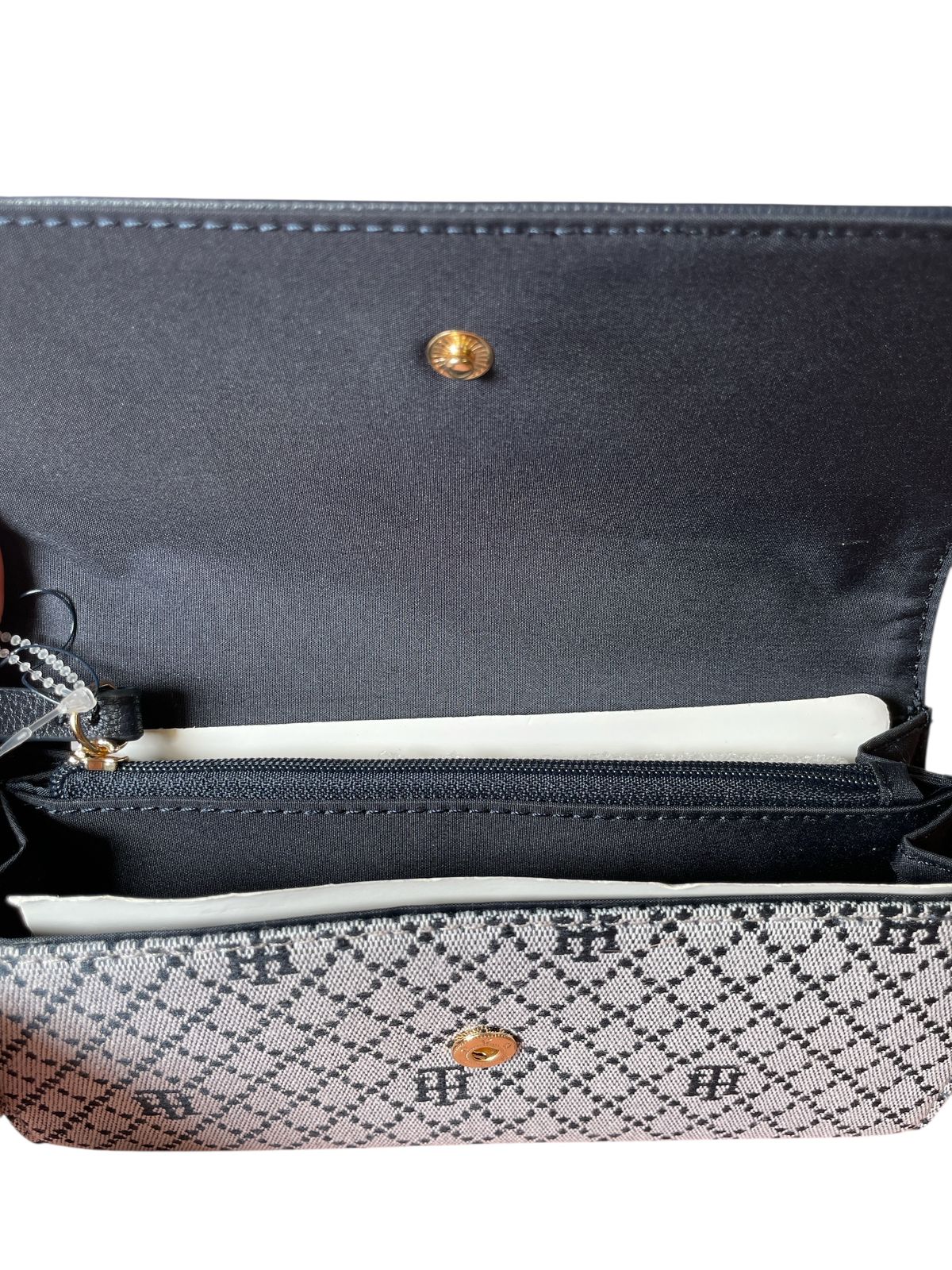 Cartera Tommy Hilfiger Bicolor – Elegancia Clásica